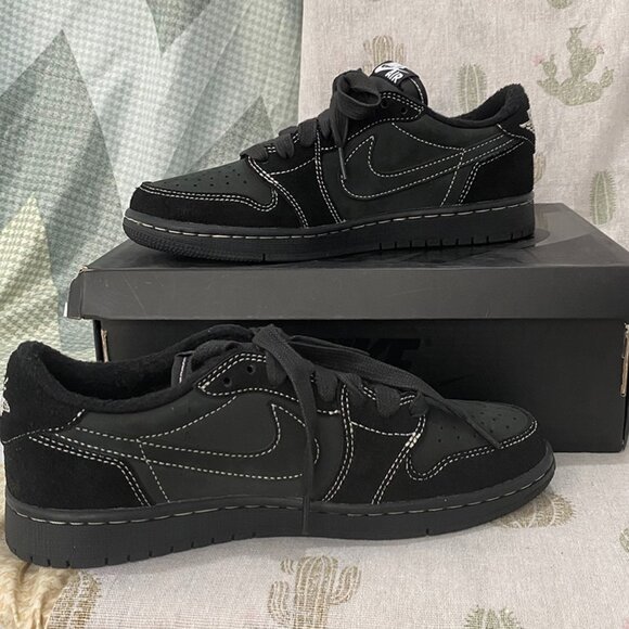 Jordan 1 Retro Low OG SP Travis Scott - Picture 1 of 9
